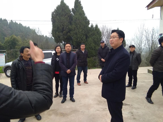 2019年11月,中共蓬溪县委书记张智勇到新会镇猫山村开展脱贫攻坚