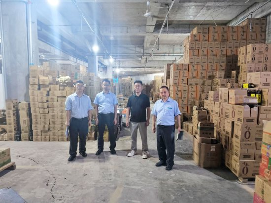 农业银行达川支行金融服务团队深入粮食消费端商户达州市达川区味之源食品经营部开展金融服务