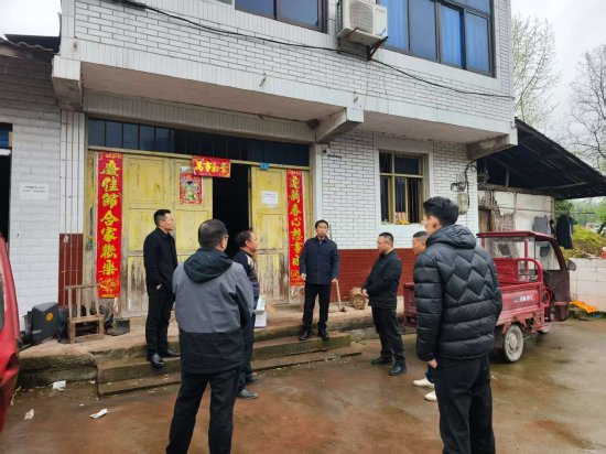 专家询问种植户情况