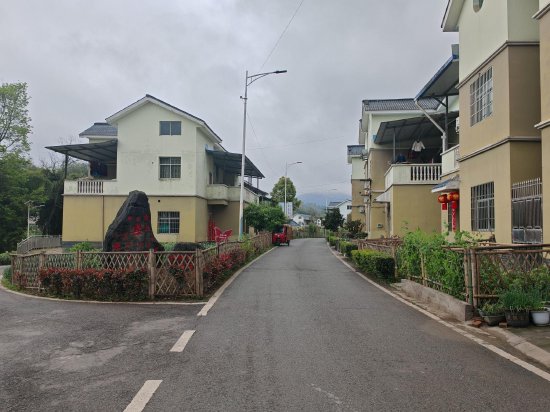 长乐村院落整治后-贺兴华摄