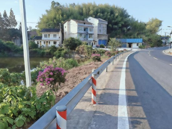 整洁干净的道路