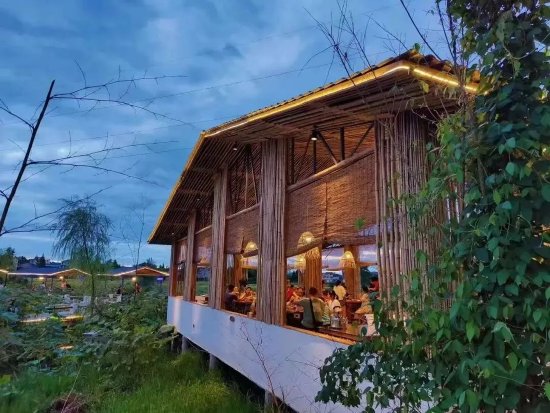 新浪四川>达州>正文>▲渠县拾光小筑▲大竹云峰茶谷▲万源龙潭河