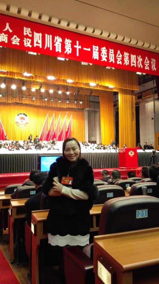 关注省两会政协委员张丹秋呼吁重视父母的教育