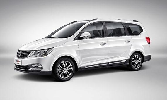 2016款宝骏730定义7座家用车新标准