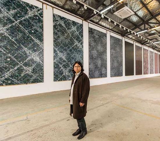 挺进中国艺术市场:泰勒画廊签下画十字的丁乙