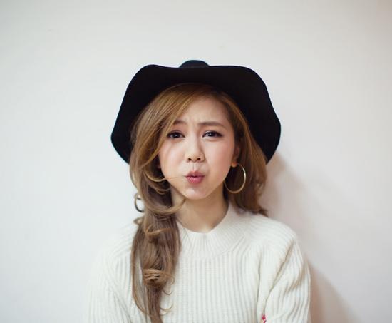 虽然皮裤穿不好 但邓紫棋的美颜功底可不浅