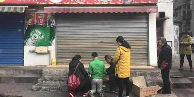 热新闻：武汉面馆老板遭四川食客砍头