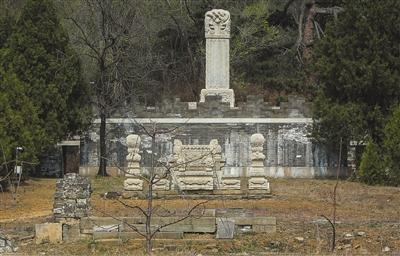 明十三陵思陵一对石烛台被盗 北京警方已组成专案组