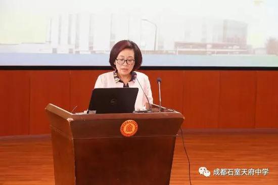 教师代表刘慧老师发言