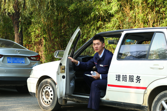 picc查勘员第一时间赶往现场