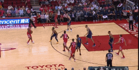 哈登56分周琦献暴扣火箭大胜爵士