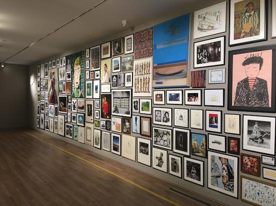 展览现场的照片墙