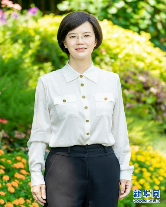 米易县委书记蔡君走好阳光康养融合的全域旅游发展特色之路