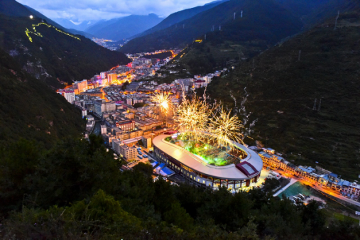 康定夜景线路三:大渡河康养休闲游景点推荐:泸定桥景区→康定姑咱藏香