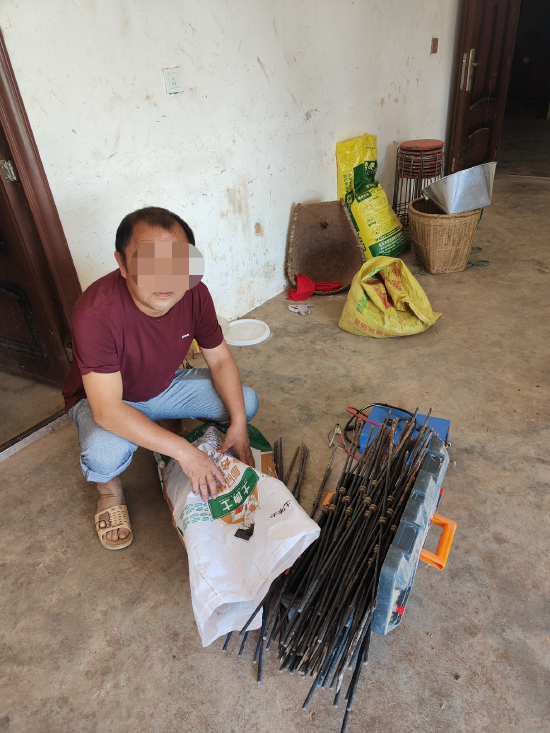 "和张某一样,两人也经常使用电捕工具捕猎,不同的时,通过我们的调查