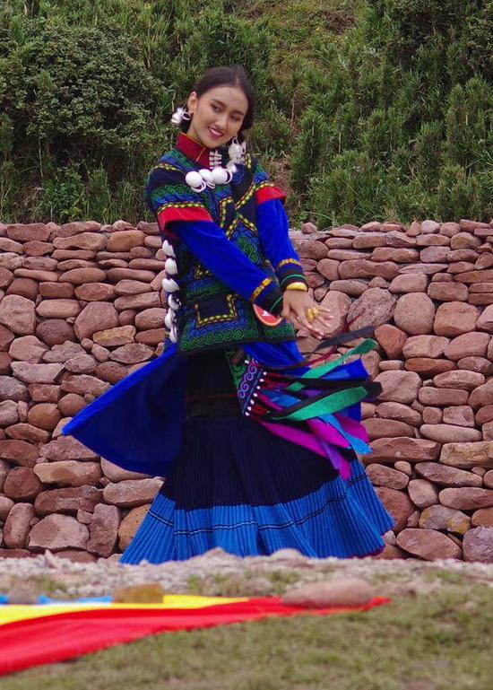 2018年凉山火把节彝族选美02冷恩阿媛吉克罗曲夺冠
