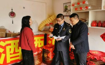 巴州区清江市场监管所开展岁末年初安全检查工作