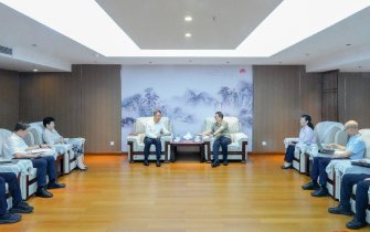 童梦到贵州磷化（集团）有限责任公司，与公司党委书记、董事长涂文胜座谈交流磷矿研发应用及无水氟化氢和磷石膏等相关项目。