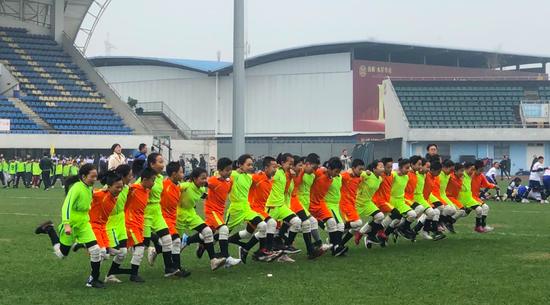 成都市第12届30人31足跑比赛总决赛都江堰举行