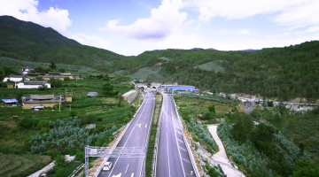 成都至麗江將實(shí)現(xiàn)全程高速9小時(shí)直達(dá)