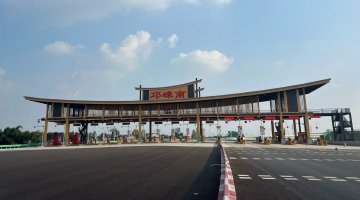 天邛高速邛崃南收费站正式建成通车