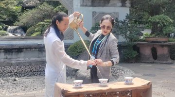 APEC嘉宾走进都江堰