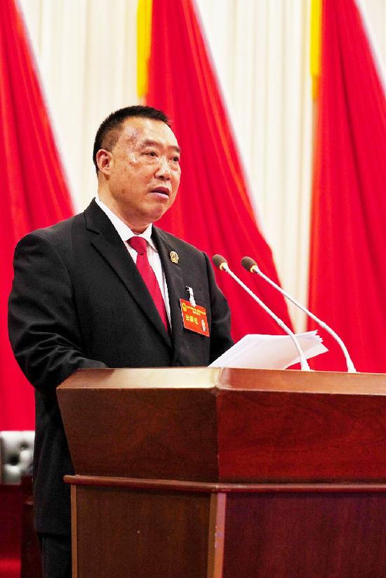 巴中市人大代表,巴中市中级人民法院院长徐文昌表示,全市法院将在市委