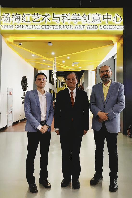 台湾教育系统大学吴清基总校长与杨梅红艺术教育国际集团创始人王摩希