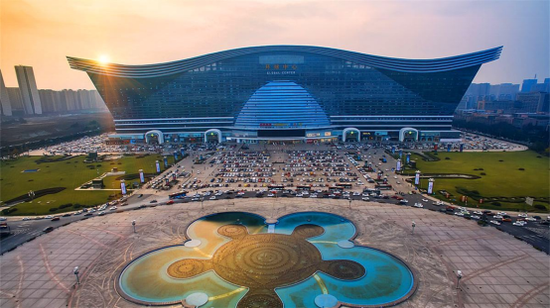 (成都环球中心实景图)