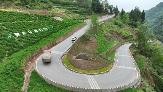 毛（坝）月（亮坪）公路