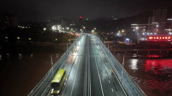 通車后的宜賓岷江大橋