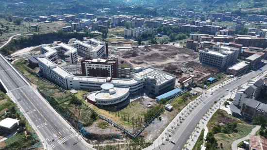 宣汉县南坝中学迁建项目施工现场