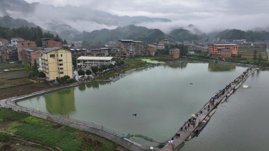 垂钓大赛现场