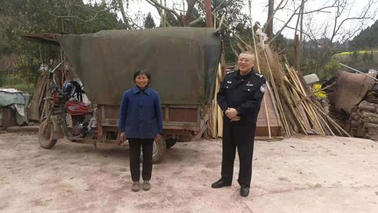 蓬溪县公安局刘茂森政委深入走访贫困户