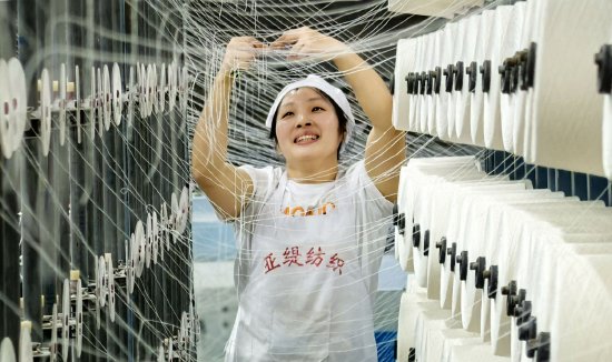 紡織女工(高練輝攝)