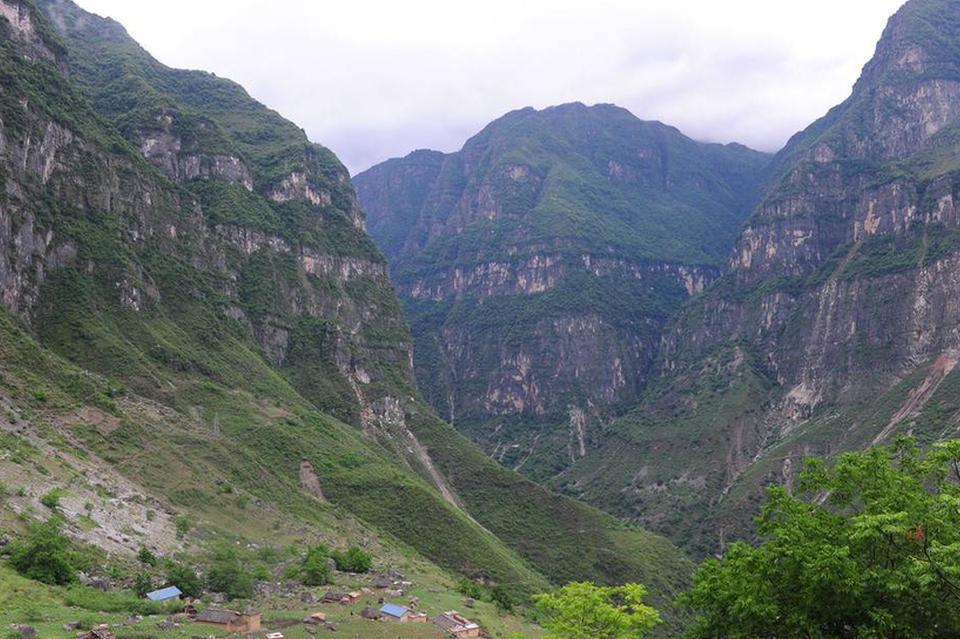 一组对比图看凉山"悬崖村"之变