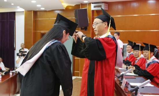 达州开放大学千余名学子拨穗正冠毕业礼成