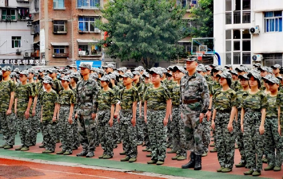 达川四中举行2022年军训开训仪式