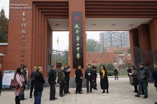 2017年是成都华西中学的创建年,实验实践教学,数字化校园建设,国际