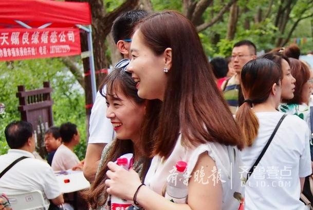 千佛山七夕节相亲会 帅哥美女扎堆啦