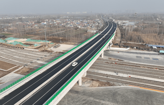 设计时速80公里/小时！济宁龙拱港铁路专用线分离立交桥正式通车
