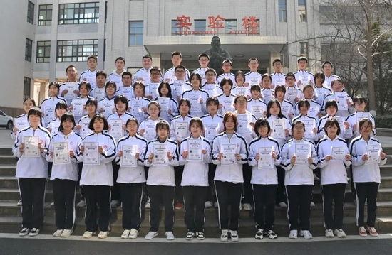 喜报32个省级一等奖济南七中学生在第八届全国中学生科普科幻作文大赛