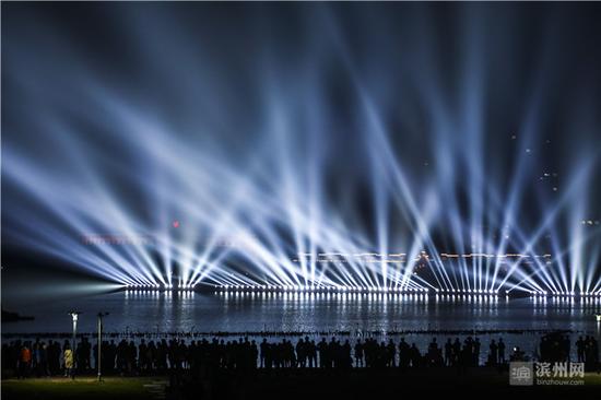 探秘滨州中海公园幻影灯光秀是怎样朔造成景的