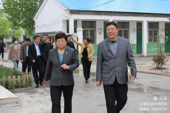 定陶区人大常委会主任孔素贞一行到黄店镇中学对学生体质健康及安全
