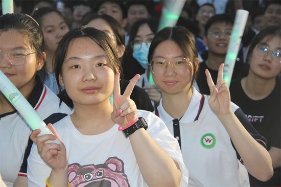 青春逐梦行远思恩章丘五中2020级学生毕业典礼暨2023届毕业生送考晚会