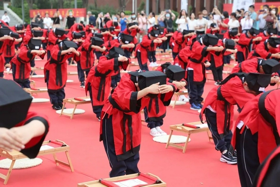 守正于学 勤志在行——记济南稼轩学校小学部开笔礼活动