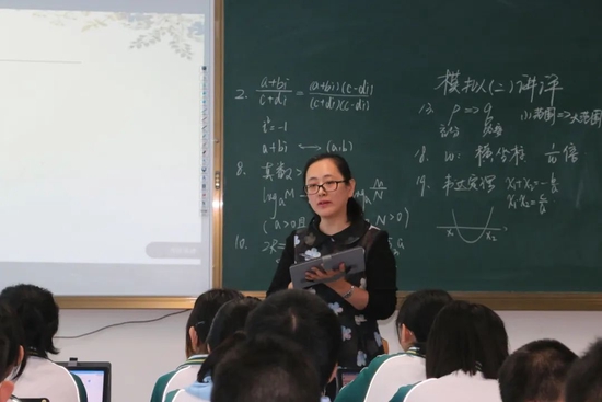 济南三中7名教师获全国大奖