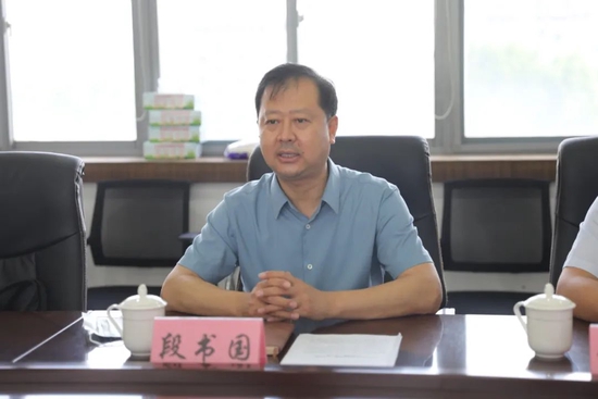 座谈会上,段书国详细了解街道平安建设工作,并就相关