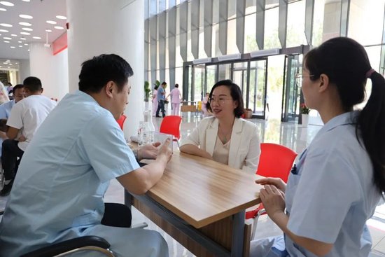 關于首都兒科研究所先生醫生問診黃牛掛號合理收費的信息