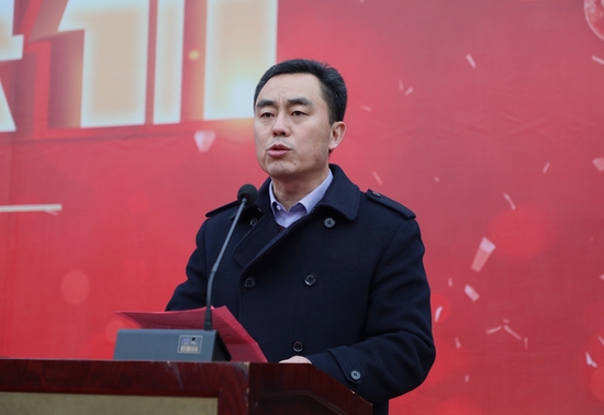 济南市教研院步东军主任,济钢高中党委书记,校长邢文明出席开学典礼.